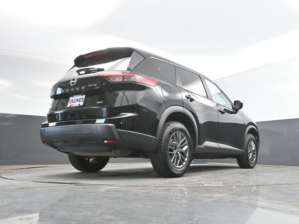 Used 2024 Nissan Rogue S AWD/4WD image 36