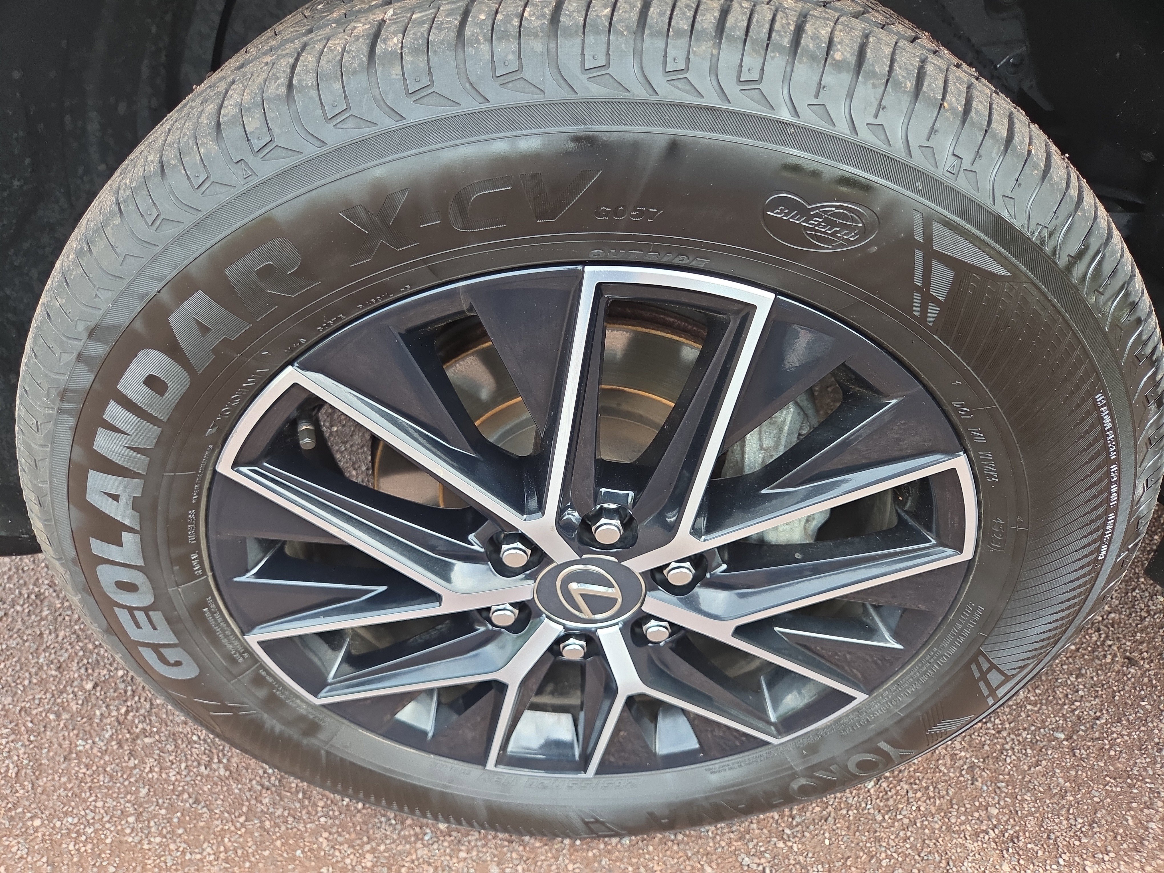 Used 2024 Lexus GX 550 w/ Accessory Package (2T) AWD/4WD image 12