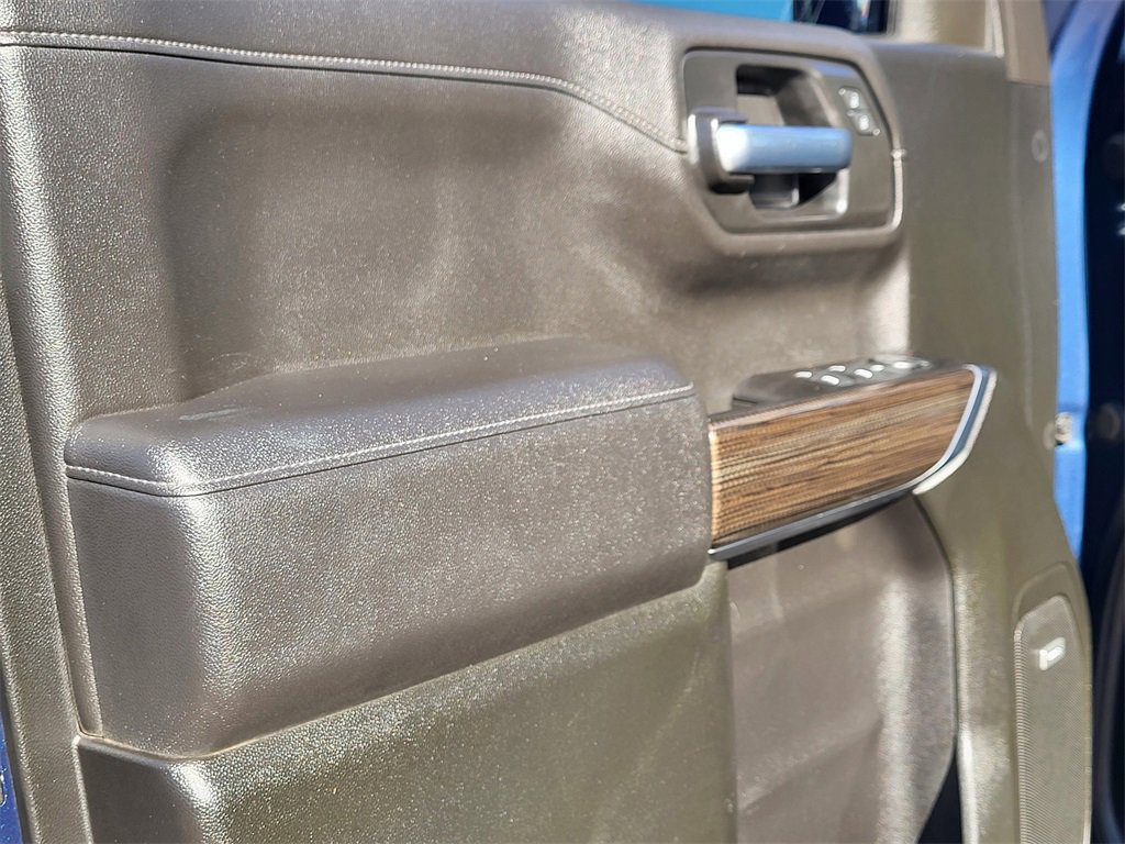 Used 2021 Chevrolet Silverado 1500 LT Trail Boss w/ Convenience Package II image 6