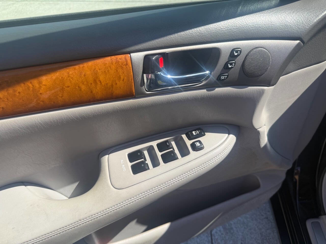 Used 2005 Lexus ES 330 image 17