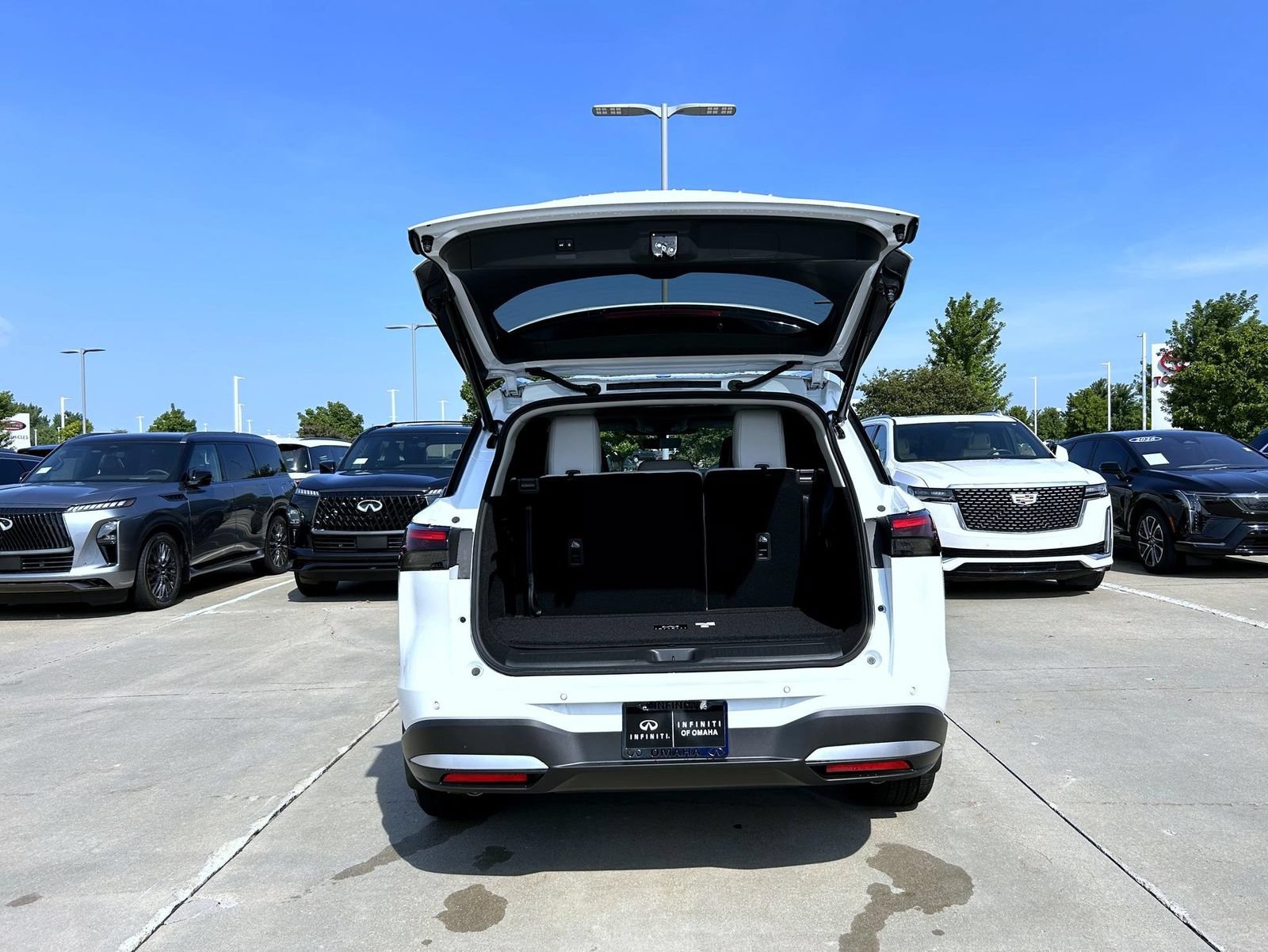 New 2027 INFINITI QX60 Luxe w/ Cargo Package AWD/4WD image 23