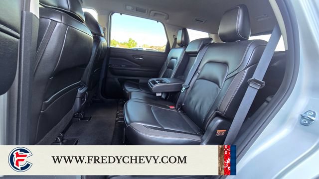 Used 2025 Nissan Pathfinder SL AWD/4WD image 29