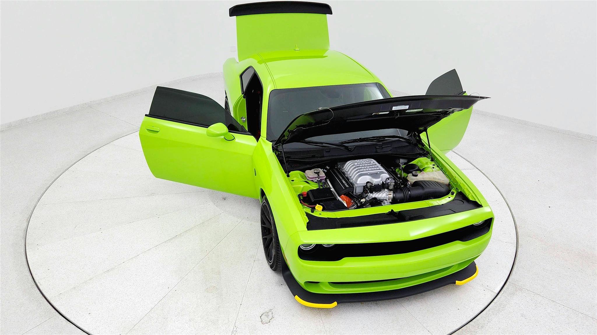 Used 2015 Dodge Challenger SRT Hellcat image 30