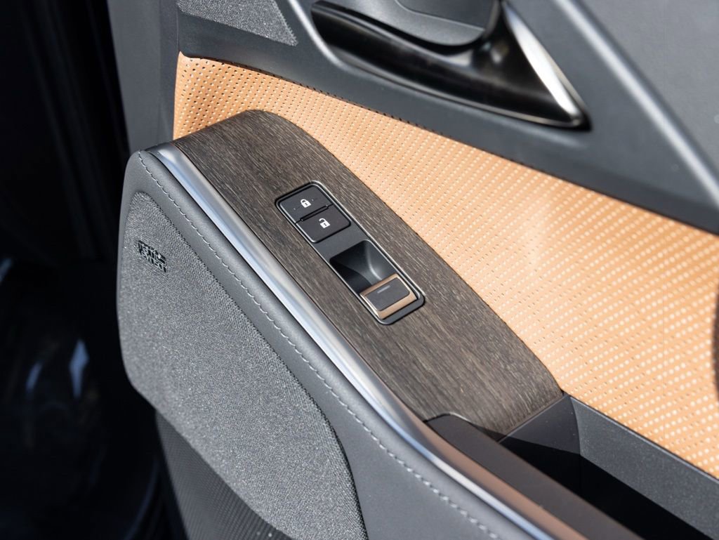 Used 2024 Lexus GX 550 w/ Accessory Package (2T) image 62