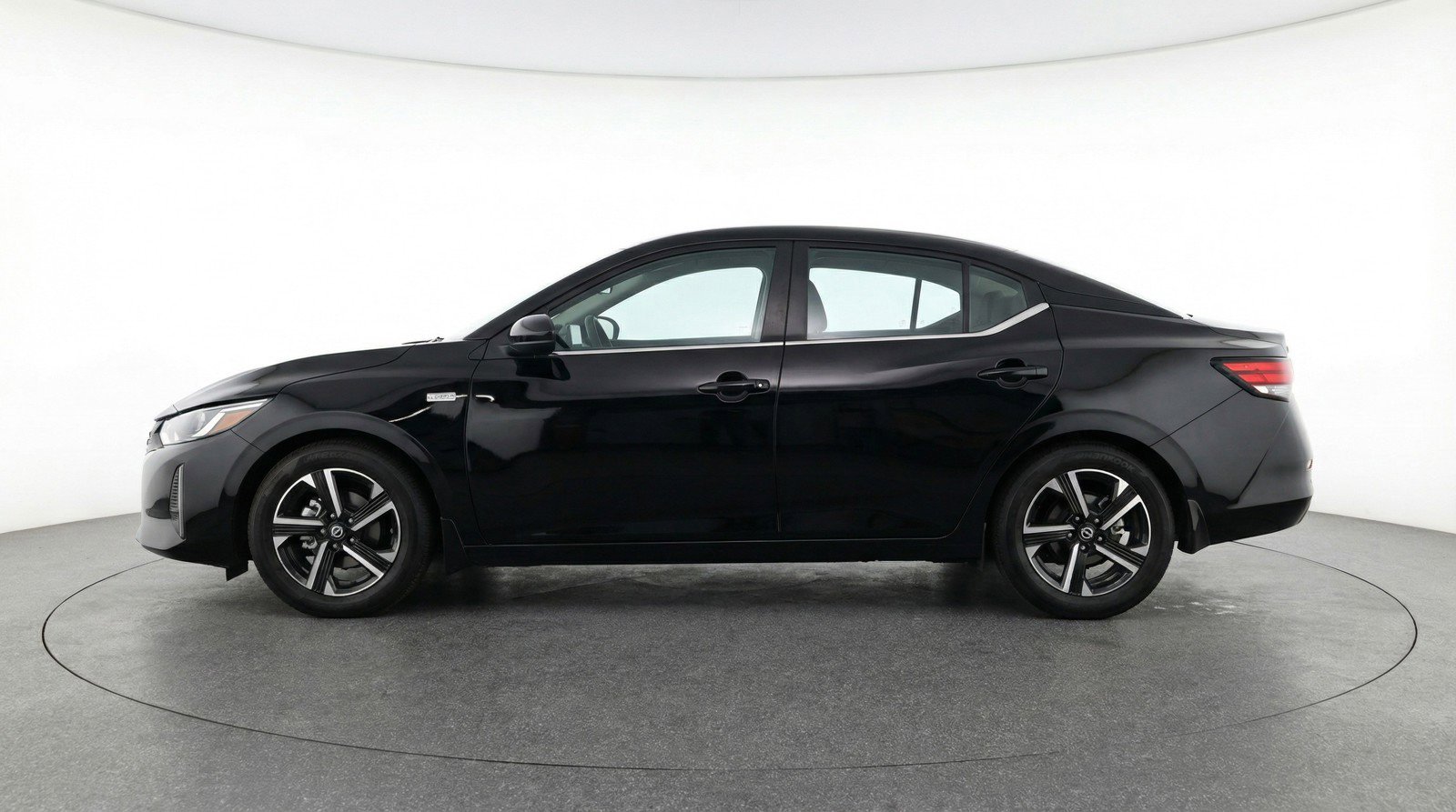 Used 2025 Nissan Sentra SV FWD image 5