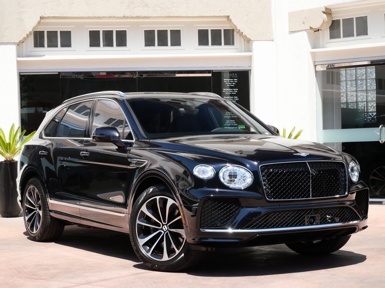 New 2025 Bentley Bentayga Plug-In Hybrid