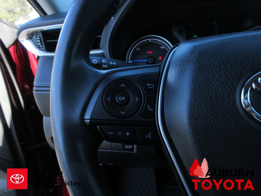 Certified 2022 Toyota Venza LE image 13