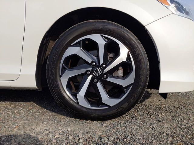 Used 2017 Honda Accord EX image 11