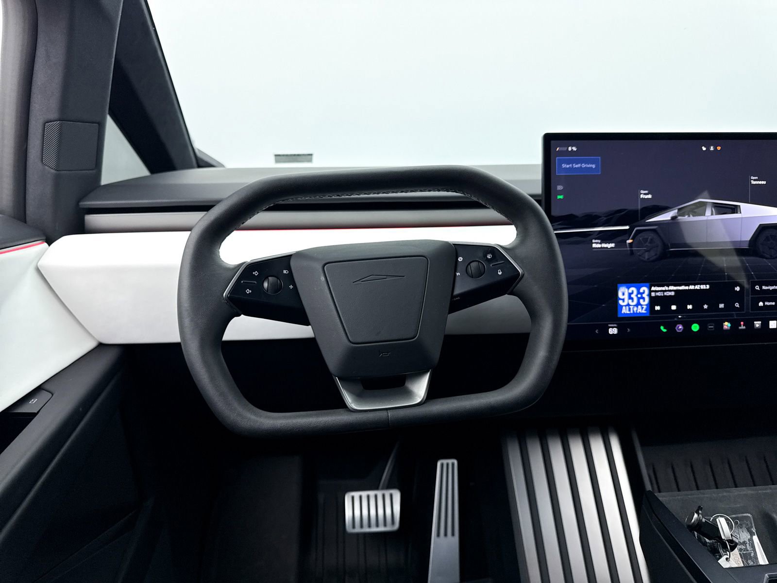 Used 2024 Tesla Cybertruck AWD Crew Cab image 3