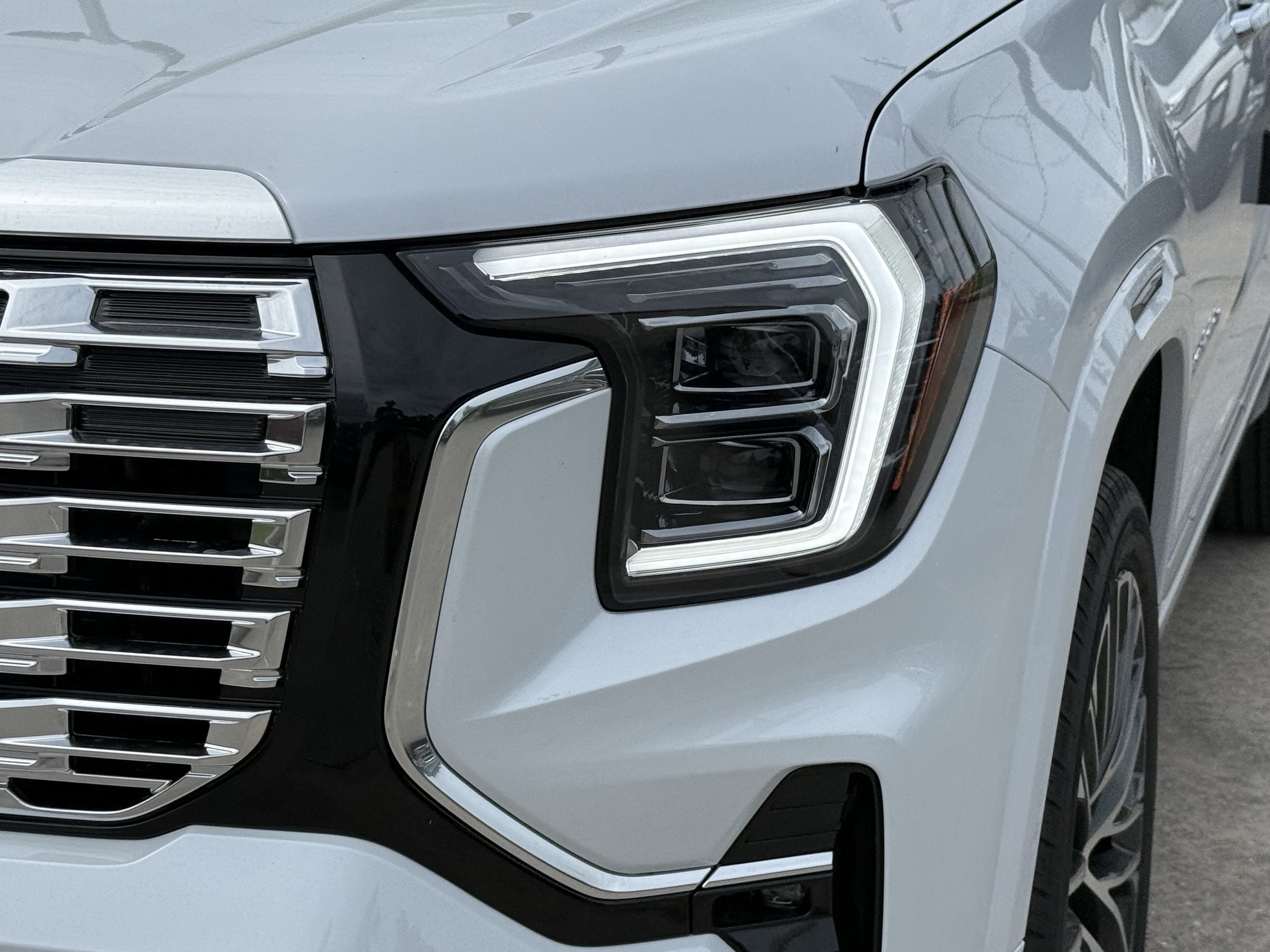 New 2026 GMC Terrain Denali w/ LPO, Floor Liner Package AWD/4WD image 8