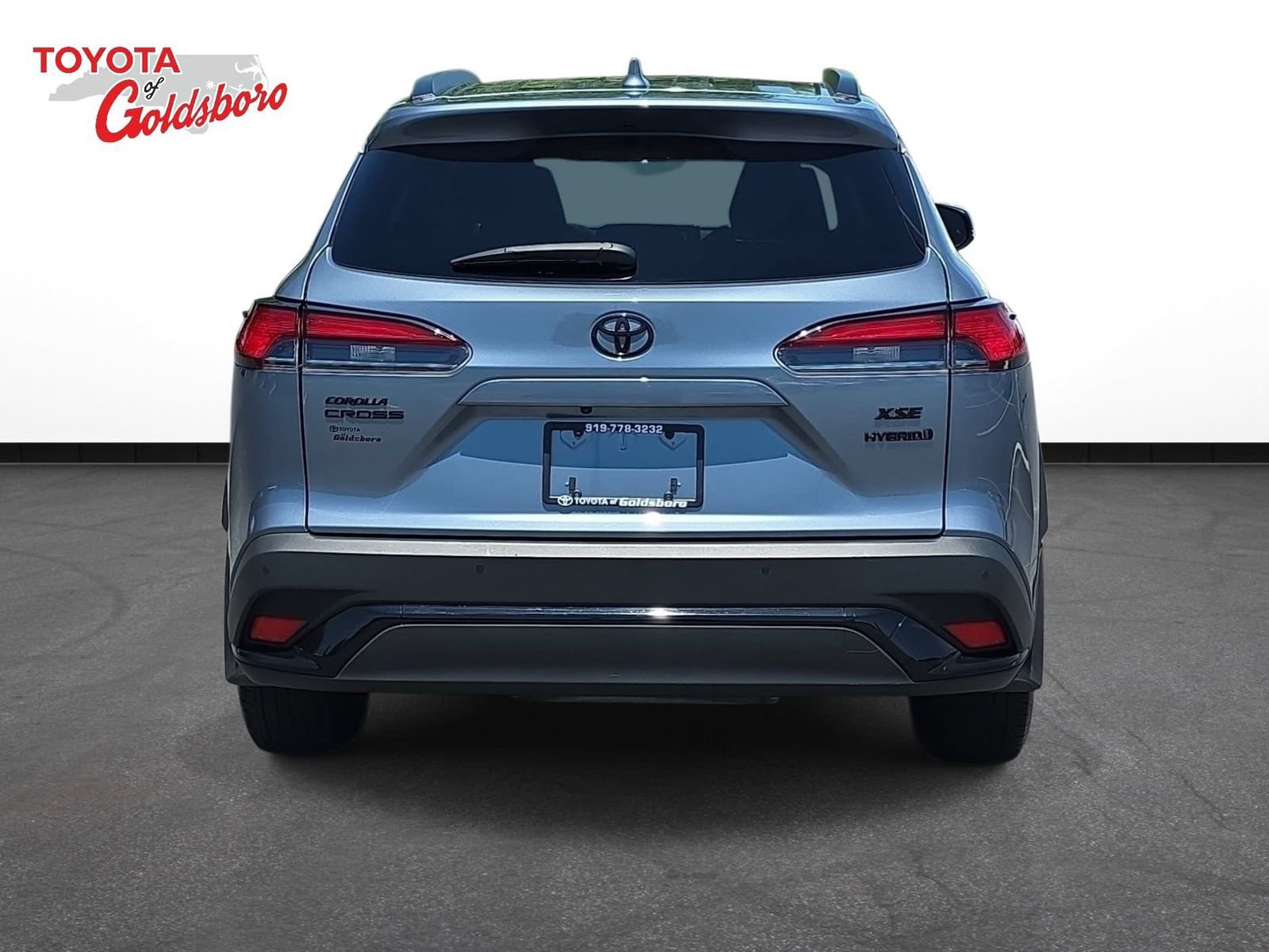 Used 2024 Toyota Corolla Cross AWD Hybrid w/ Convenience Package image 6