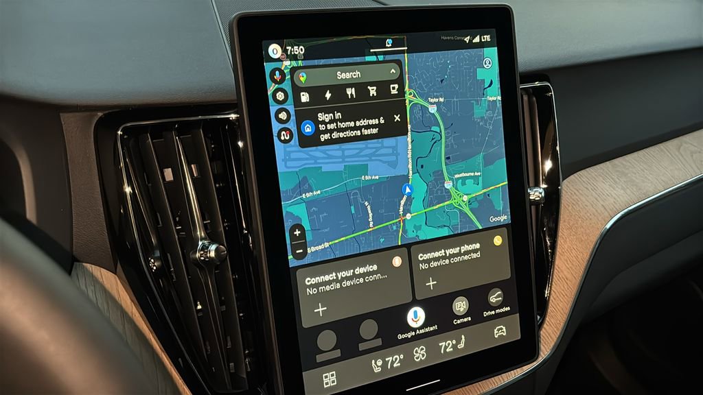 New 2026 Volvo XC60 T8 Plus w/ Climate Package image 18