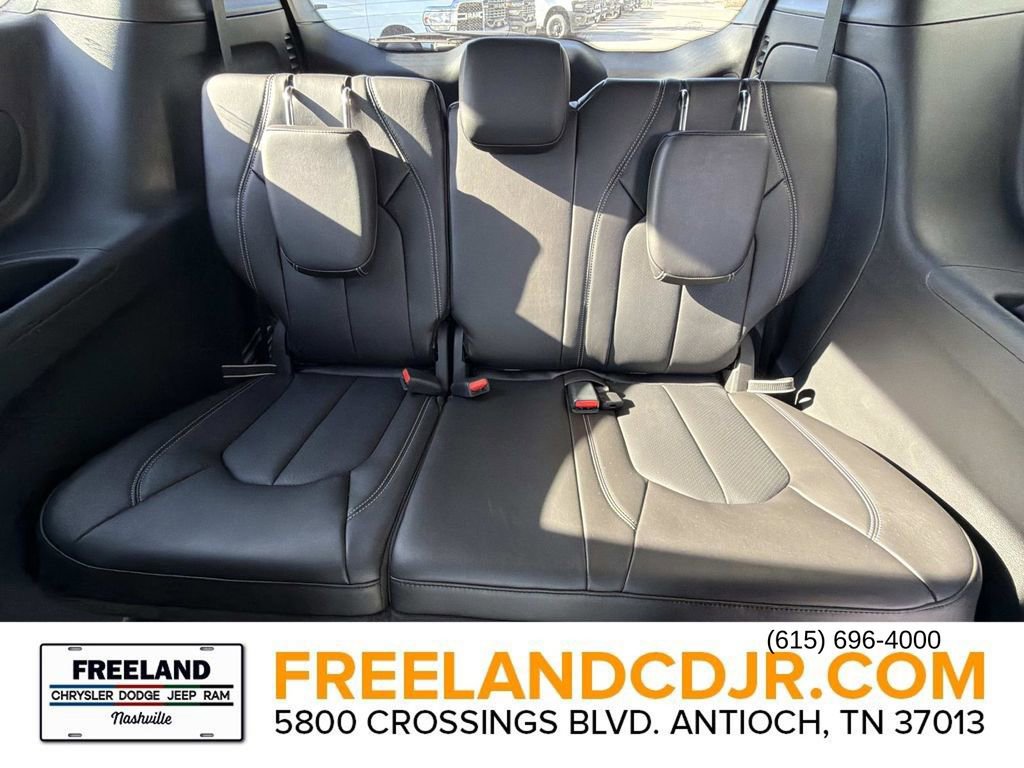 New 2026 Chrysler Pacifica Select image 17