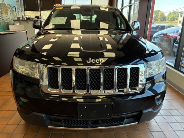 Used 2013 Jeep Grand Cherokee Overland w/ Advance Technology Group RWD image 5
