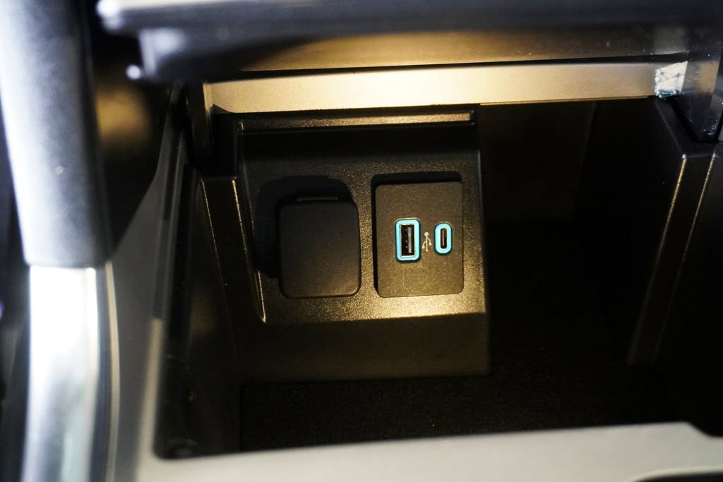 Used 2022 Ford Explorer Limited image 23