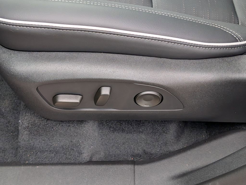 New 2026 Buick Enclave Sport Touring w/ Power Package image 9