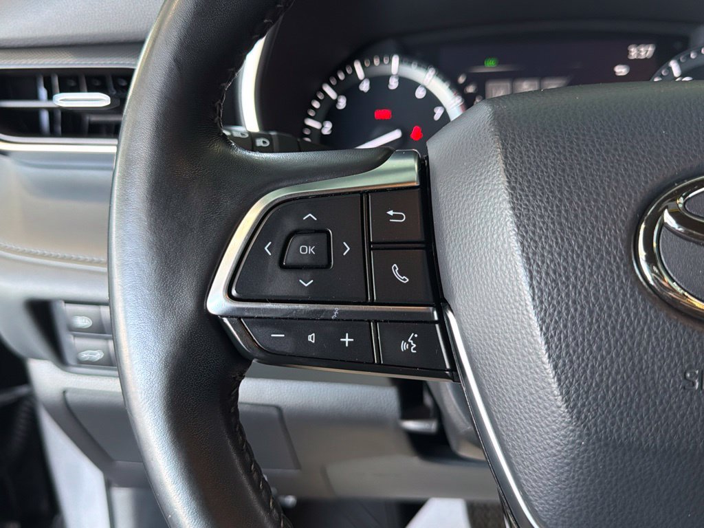 Certified 2021 Toyota Highlander XSE FWD image 26