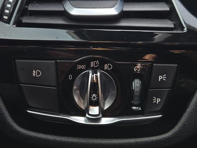 Used 2018 BMW 540i xDrive image 27