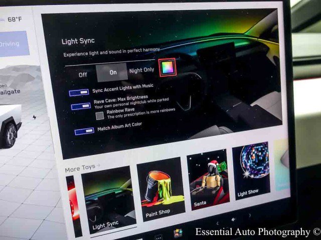 Used 2024 Tesla Cybertruck AWD Crew Cab image 25