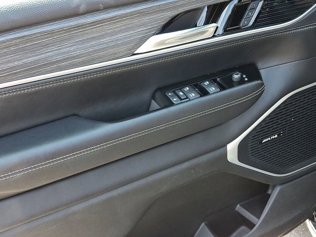 Used 2024 Jeep Wagoneer L Series II w/ Flexible Seating Group image 12