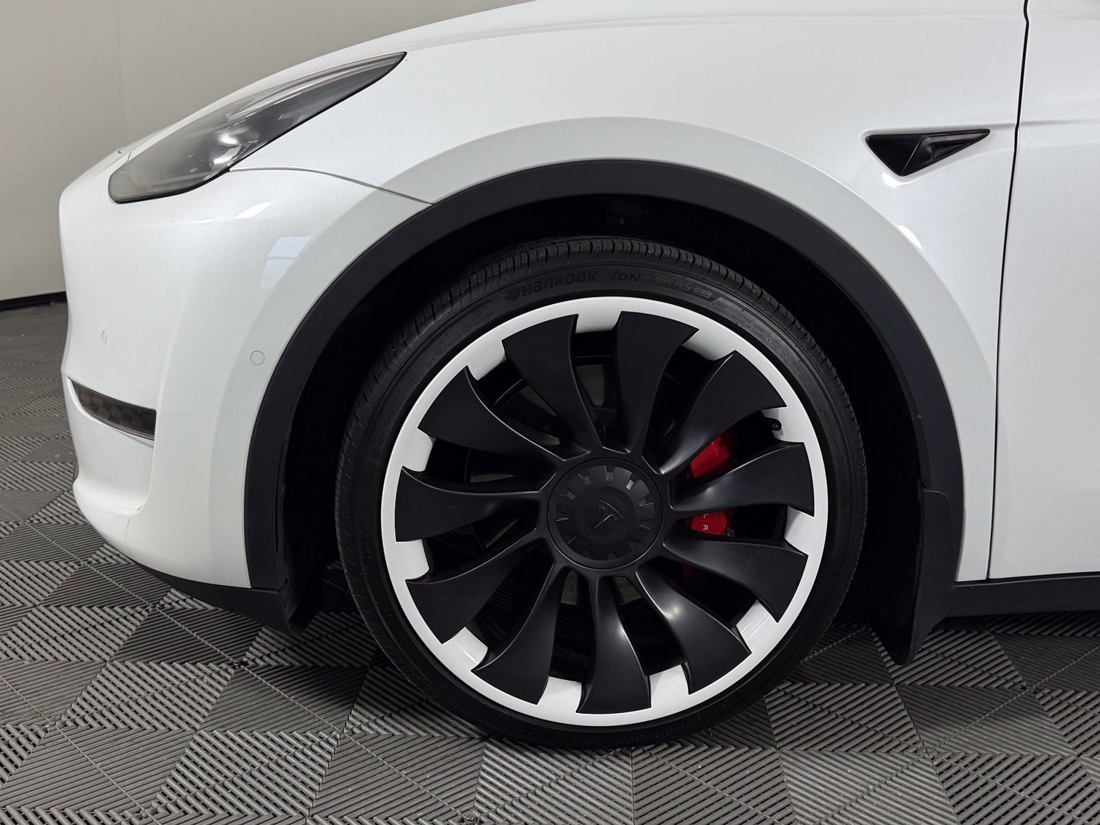 Used 2022 Tesla Model Y Performance AWD/4WD image 5