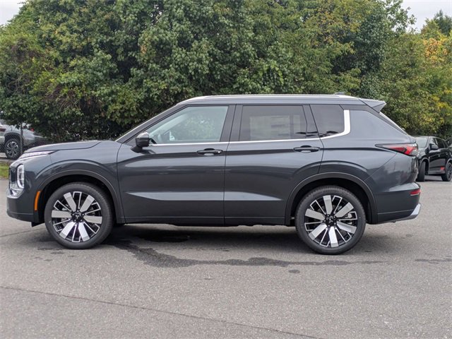 New 2025 Mitsubishi Outlander SEL image 6