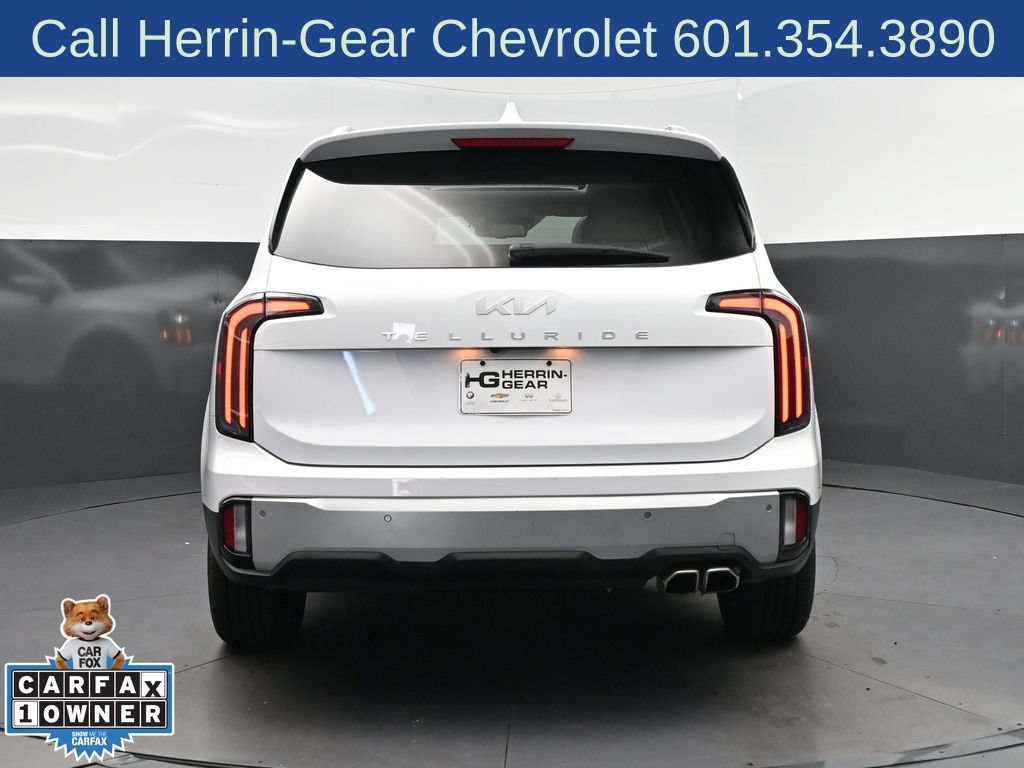 Used 2024 Kia Telluride EX w/ EX Captain's Chair Package FWD image 6