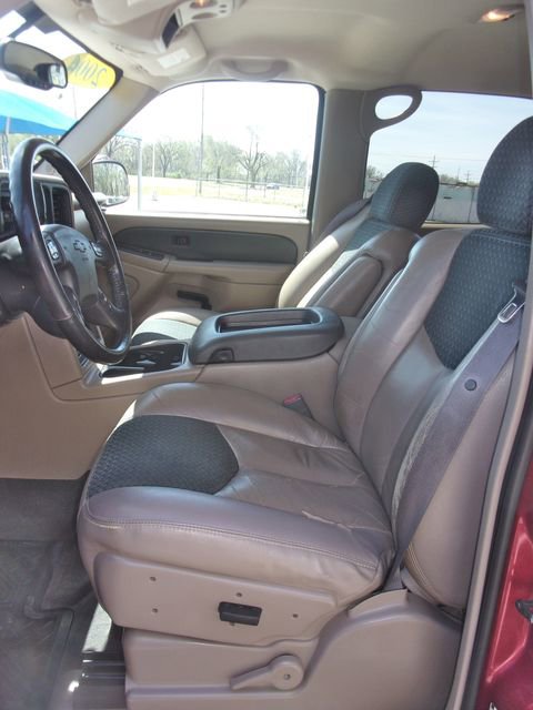 Used 2004 Chevrolet Avalanche Z71 w/ Preferred Equipment Group AWD/4WD image 17