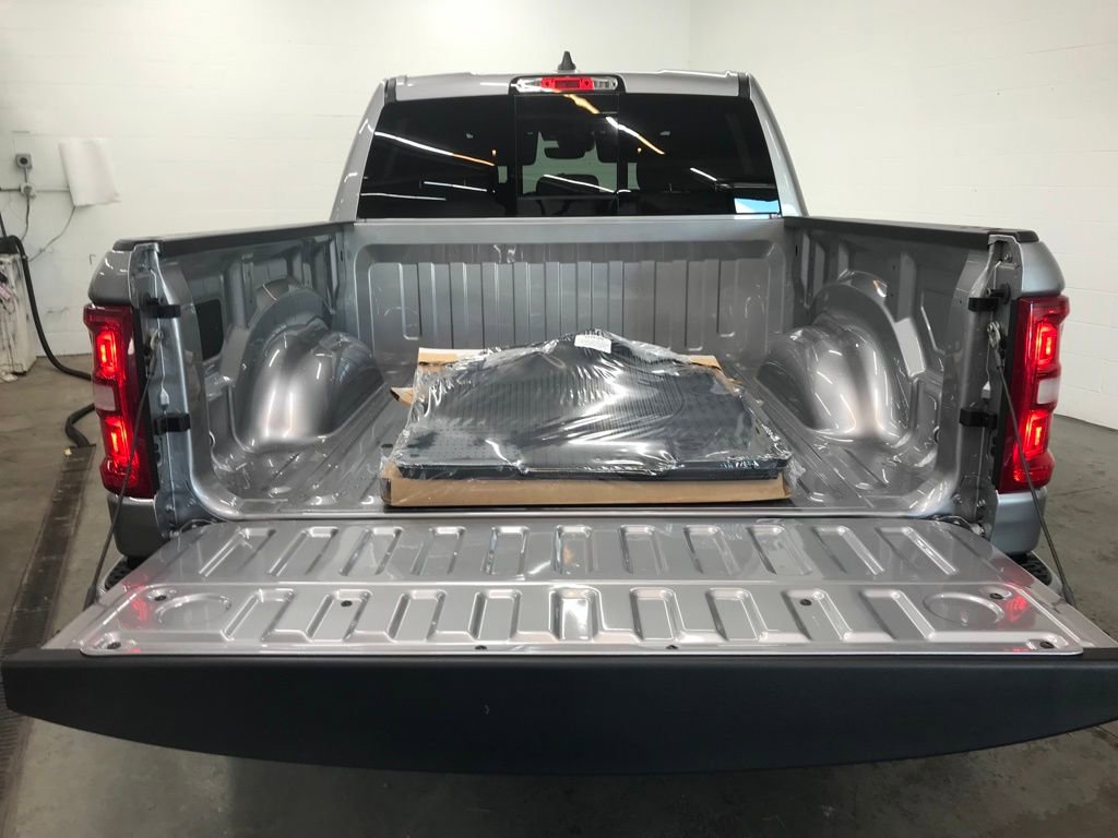 New 2026 RAM 1500 4x4 Crew Cab image 31