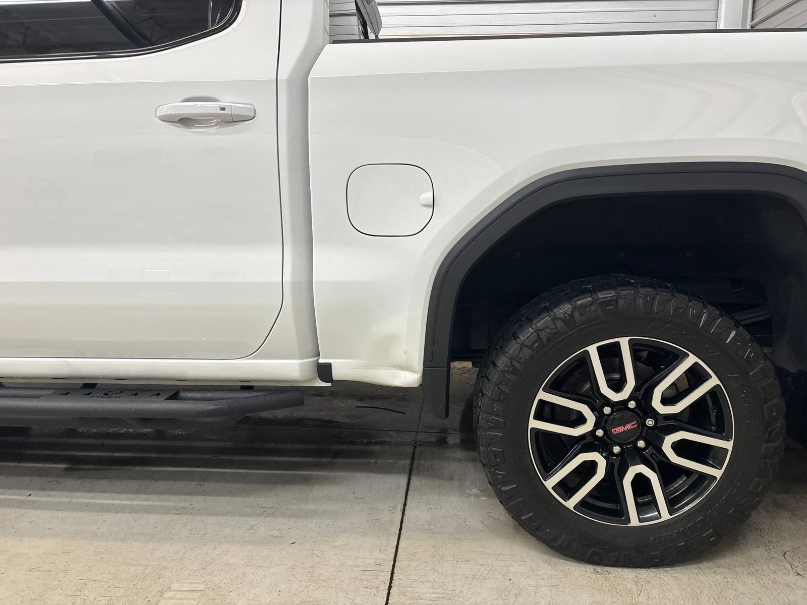Used 2020 GMC Sierra 1500 AT4 w/ AT4 Premium Package AWD/4WD image 6