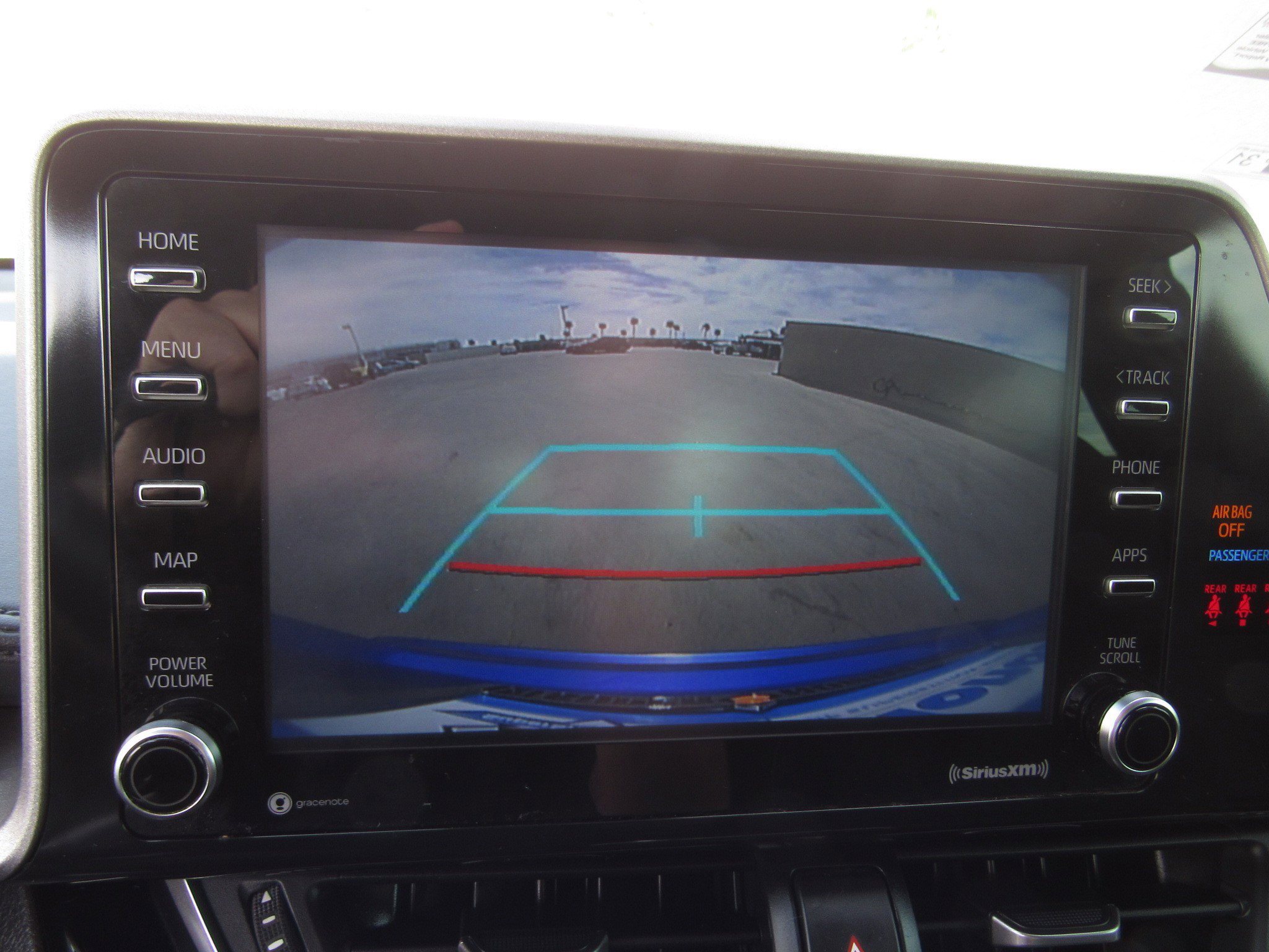 Used 2020 Toyota C-HR LE image 18