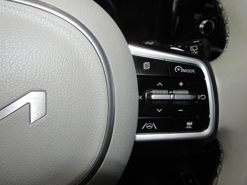 Used 2022 Kia Sorento SX Prestige w/ Panoramic Sunroof Package image 18