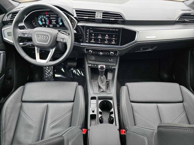 Certified 2025 Audi Q3 2.0T Premium w/ Convenience Package AWD/4WD image 18