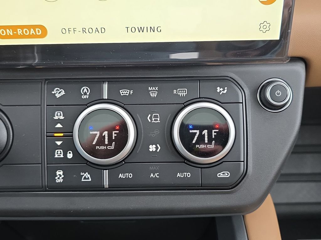 New 2026 Land Rover Defender 110 X-Dynamic SE image 23