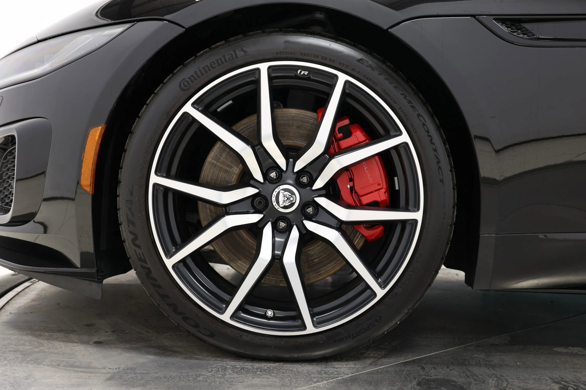 Used 2023 Jaguar F-TYPE R image 75