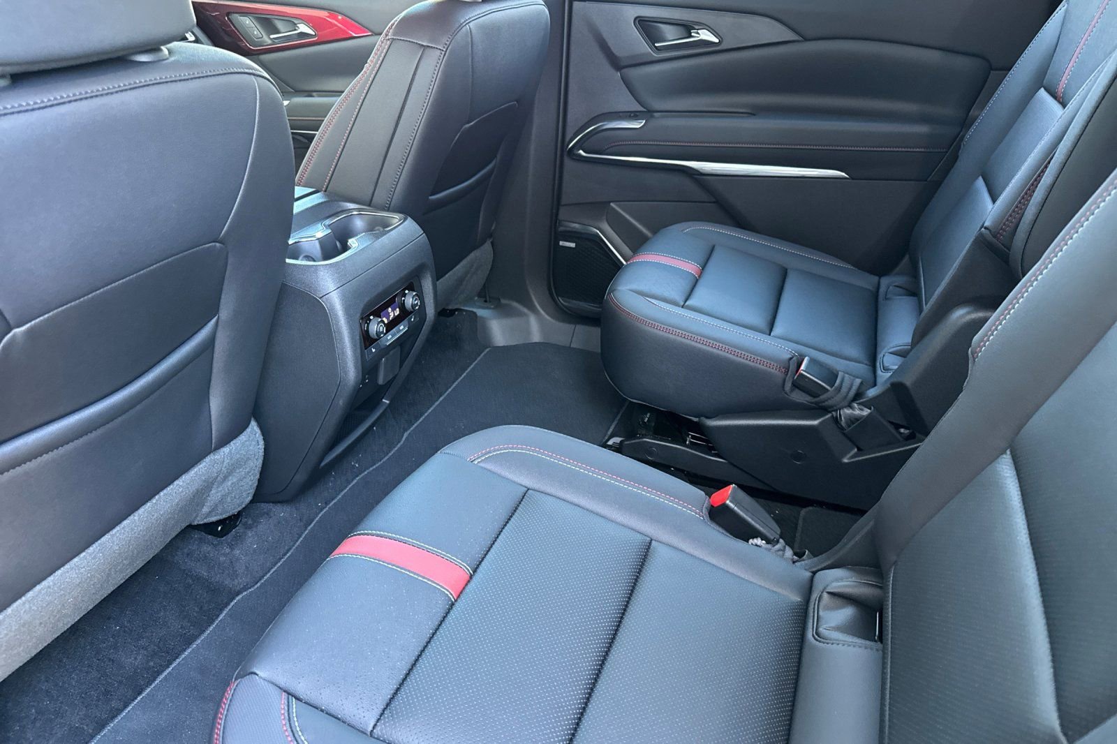 New 2026 Chevrolet Traverse RS AWD/4WD image 11
