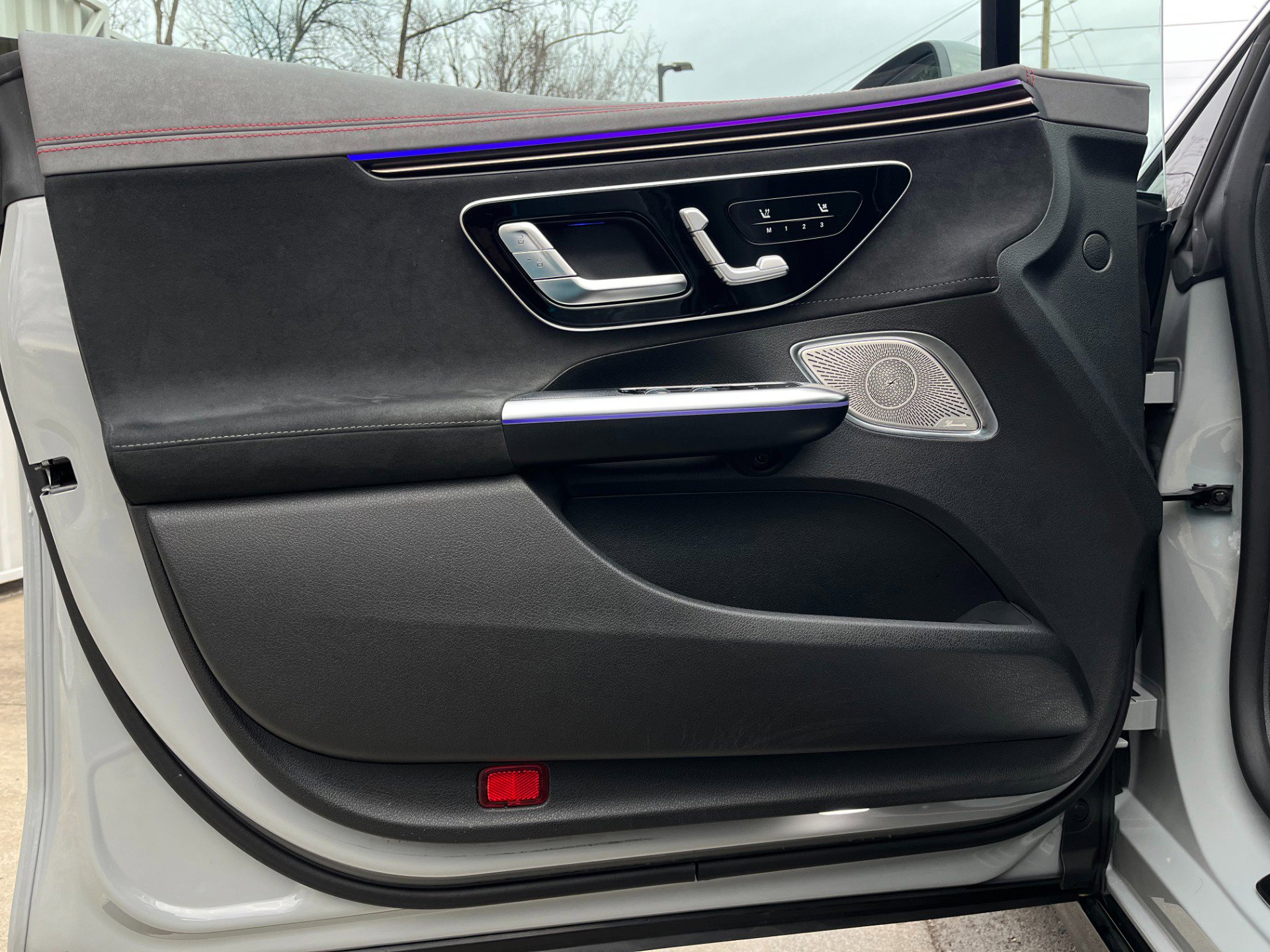 Used 2023 Mercedes-Benz EQE 500 4MATIC Sedan image 59