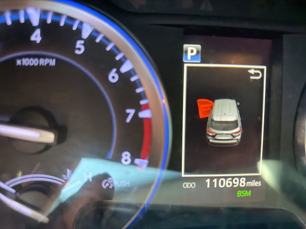 Used 2018 Toyota Highlander SE FWD image 3
