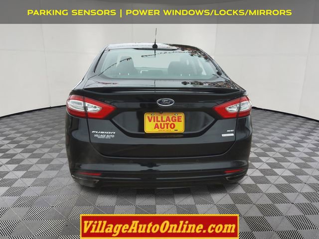 Used 2016 Ford Fusion SE image 3