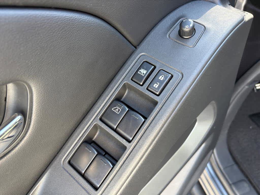 Used 2025 Nissan Frontier SV AWD/4WD image 22