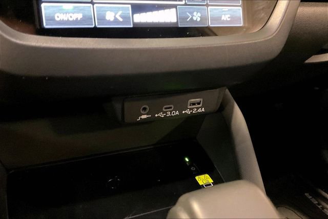 Used 2025 Subaru Forester Premium image 33