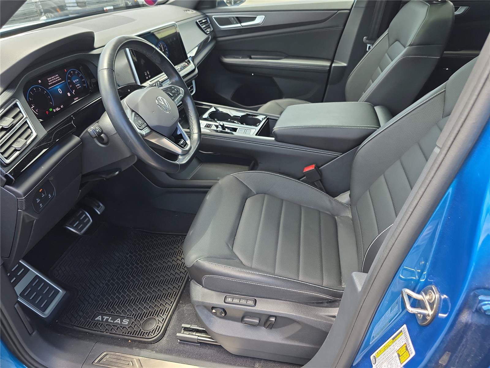 Used 2024 Volkswagen Atlas Cross Sport SEL R-Line AWD/4WD image 10