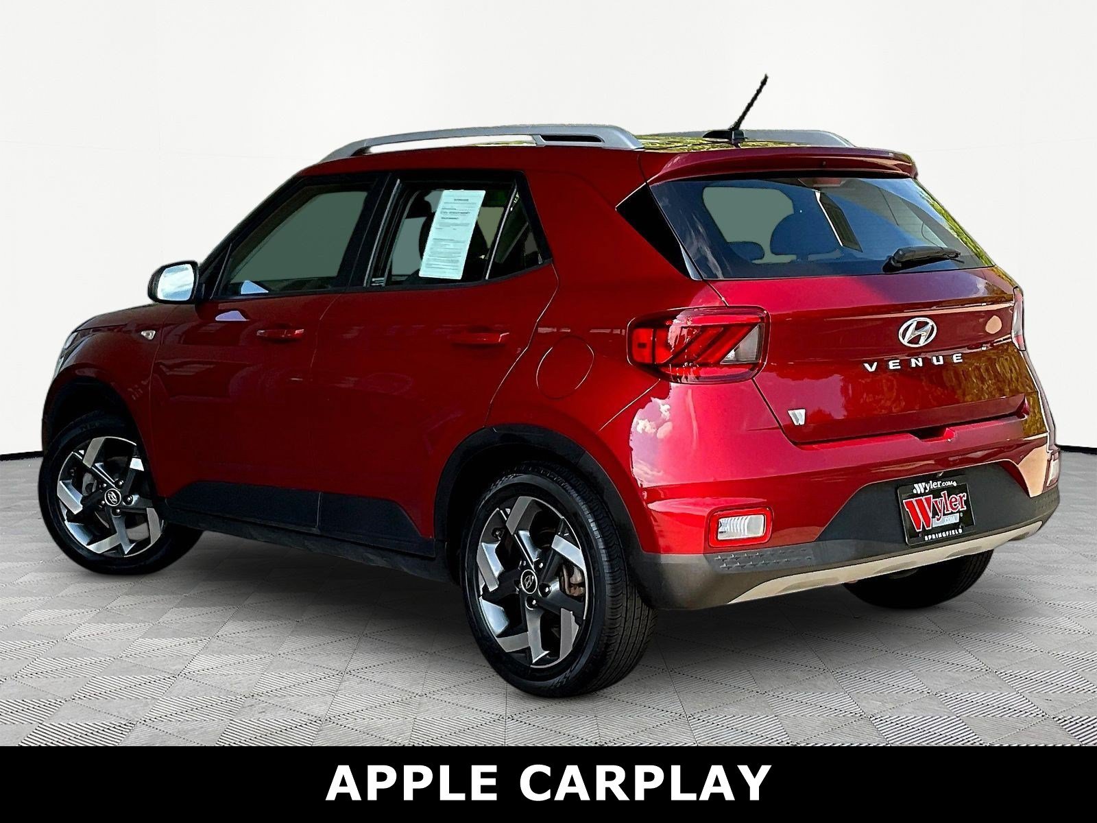 Used 2023 Hyundai Venue SEL w/ Cargo Package FWD image 4