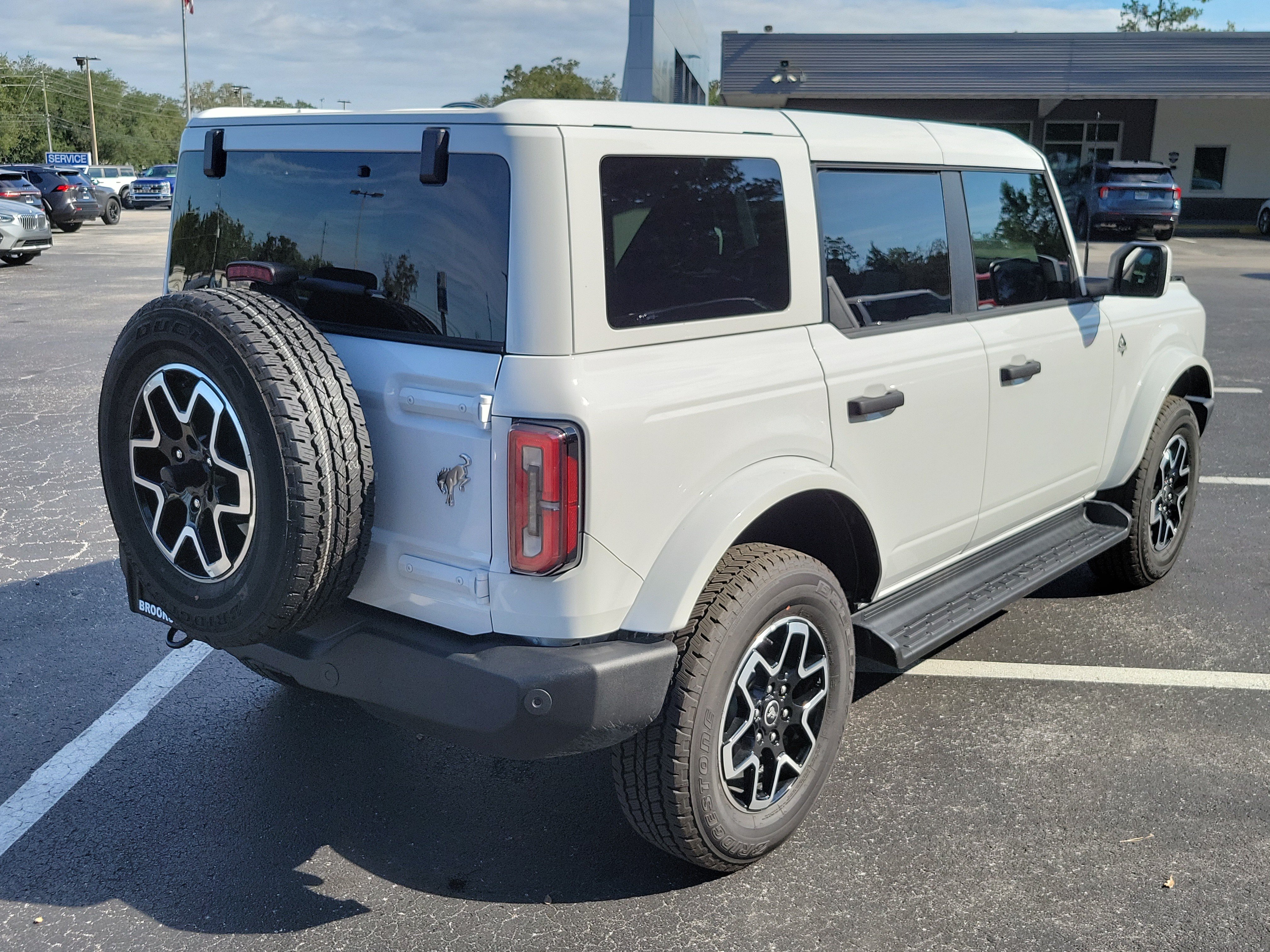 Used 2026 Ford Bronco Outer Banks AWD/4WD image 2