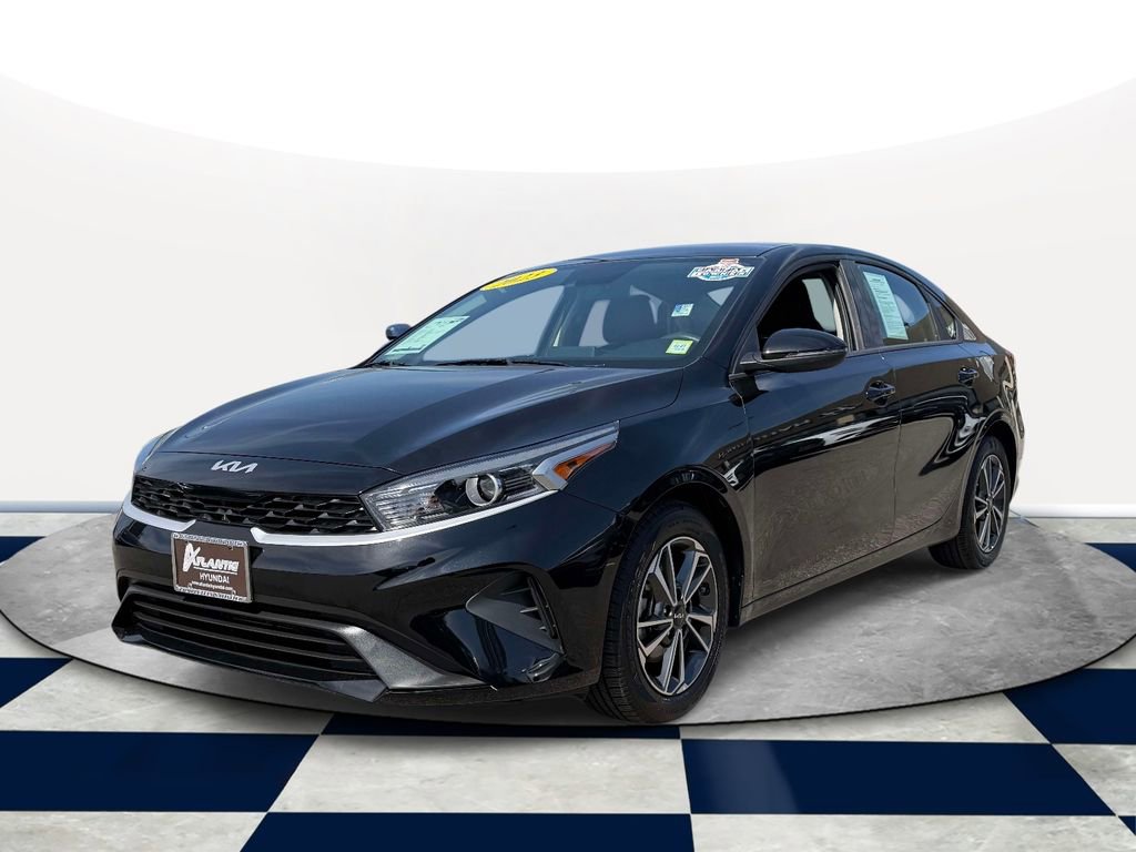 Used 2023 Kia Forte LXS w/ LXS Technology Package image 3