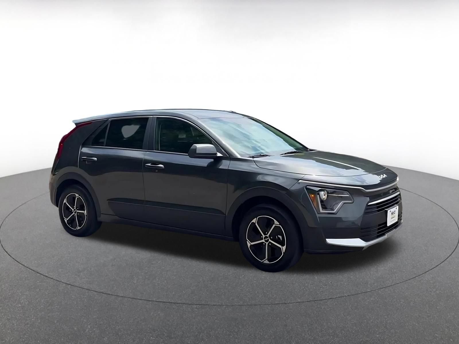 Used 2026 Kia Niro LX FWD image 2