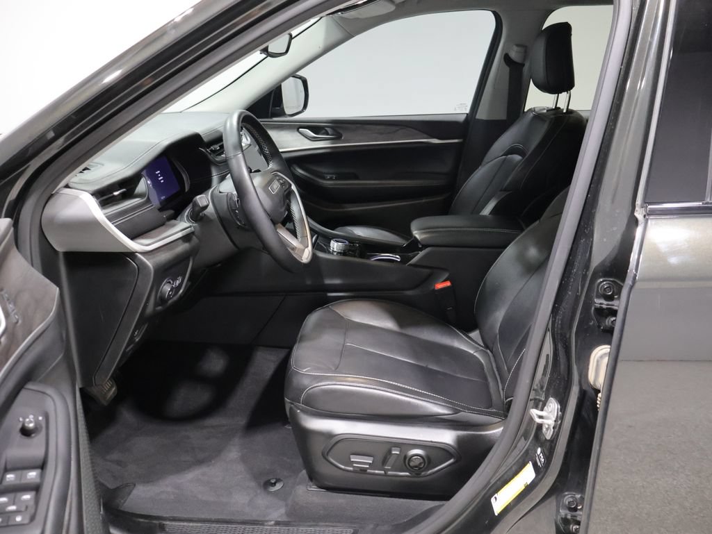 Used 2022 Jeep Grand Cherokee L Limited AWD/4WD image 9