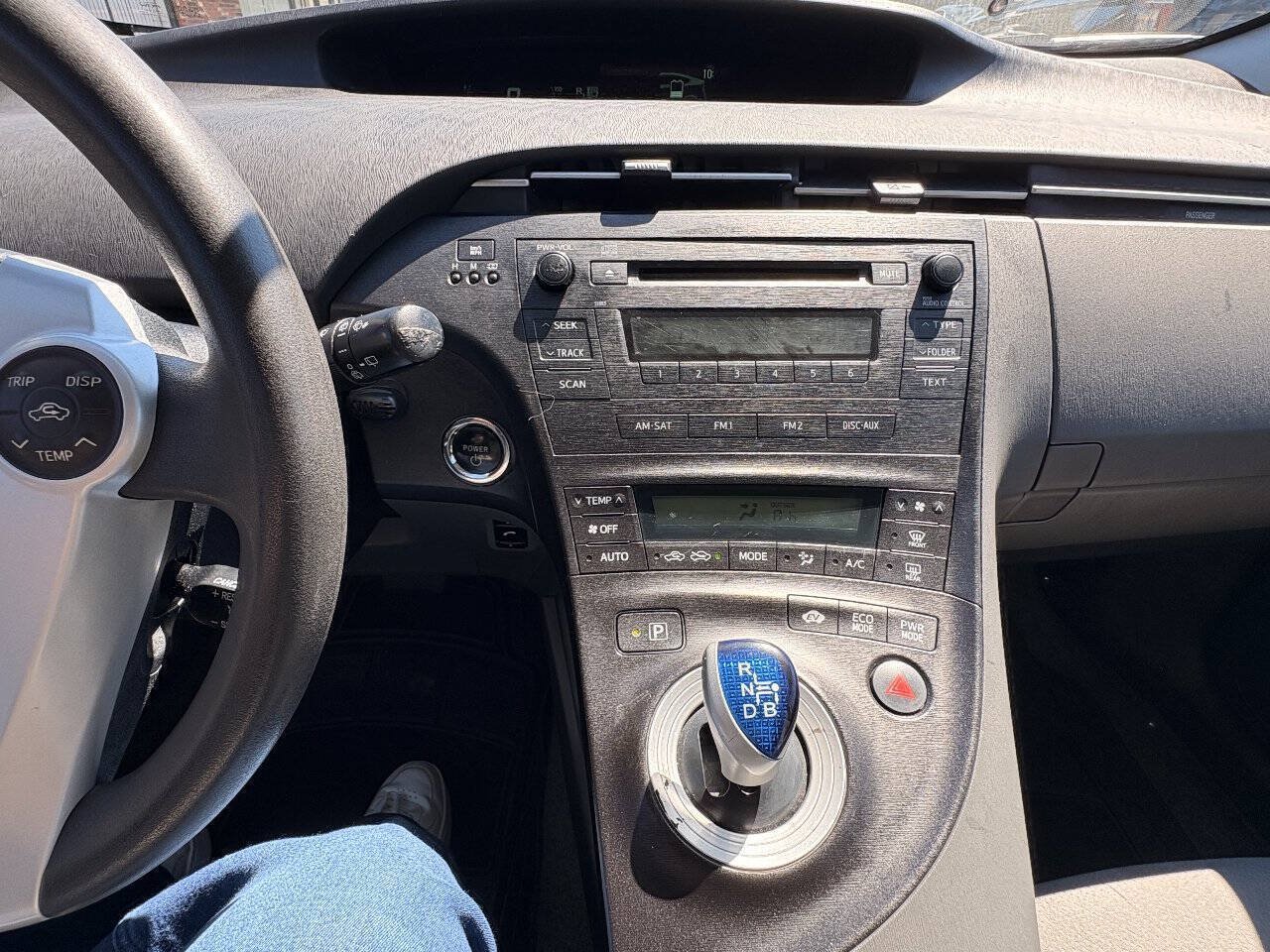Used 2010 Toyota Prius Two FWD image 32