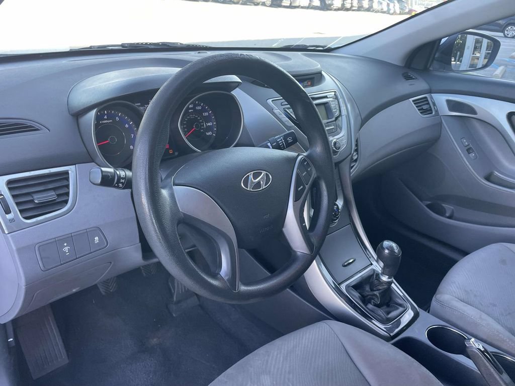 Used 2013 Hyundai Elantra GLS FWD image 19