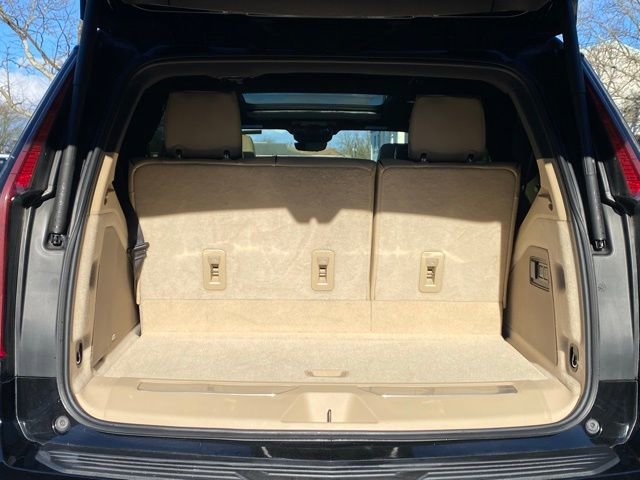 Used 2022 Cadillac Escalade Premium Luxury image 12